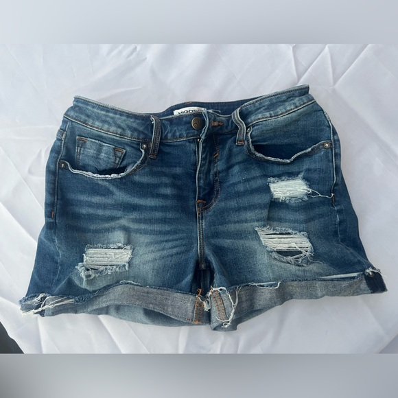 Vigoss Pants - VIGOSS
Marley Mid Rise Cuff Distressed Short
